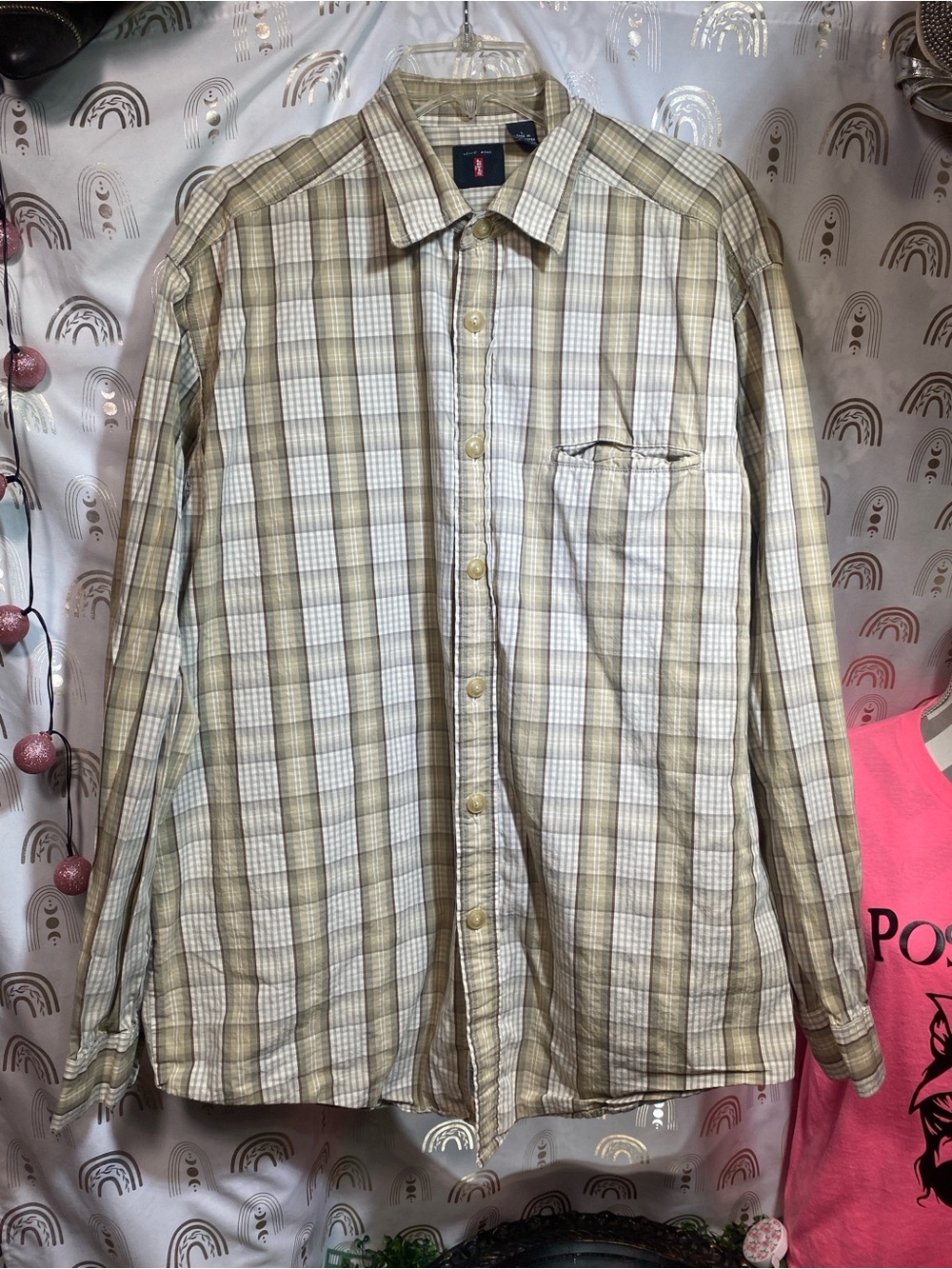 Levi's Men's Beige Tan Plaid Button-Down Shirt